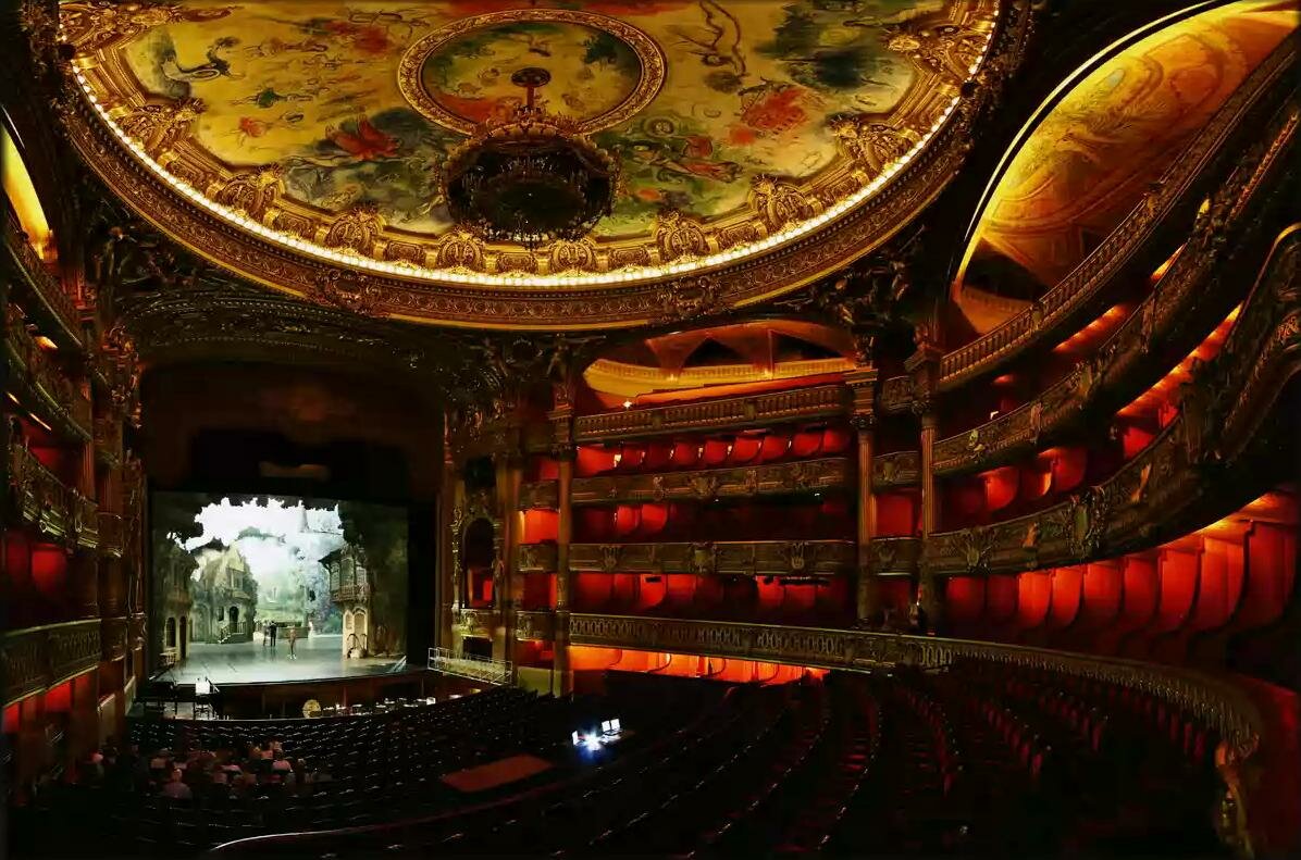 Theater de. Опера Гарнье Париж театральный зал. Театр Гарнье в Париже. Опера Гарнье, Париж, Франция. Гранд-опера опера Гарнье Франция Париж.